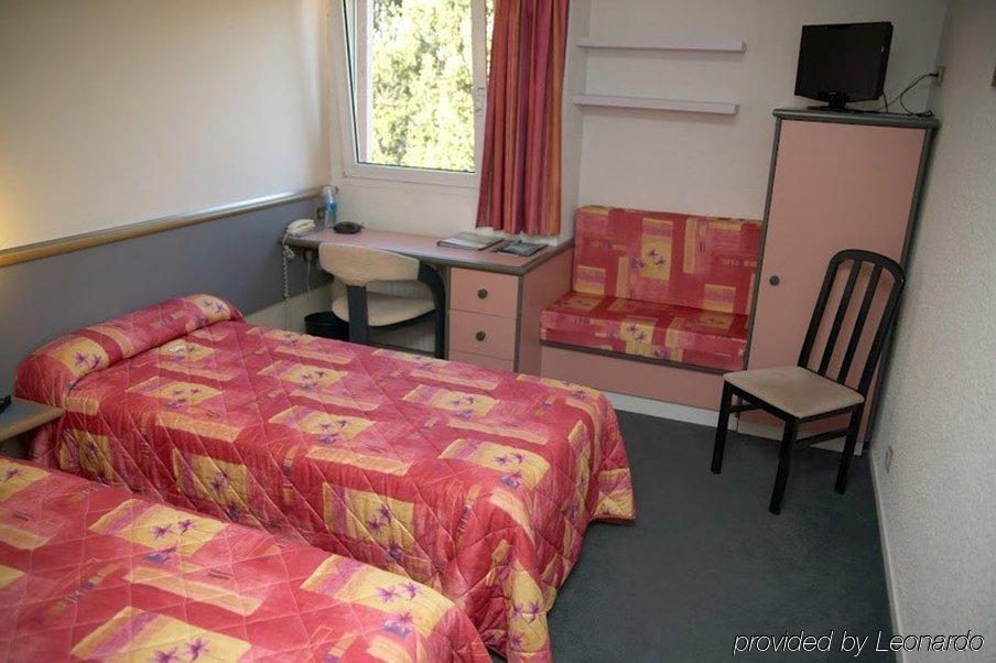 Brit Hotel Dak Hotel Avallon Bilik gambar